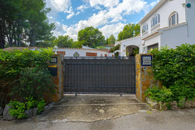 Villa Montgó. Villa tradicional en venta en las laderas del Montgó, entre Dénia y Jávea. — 43