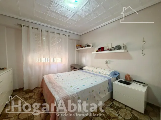 ¡En buena zona! Casa amplia y luminosa con gran terraza y balcón — 22