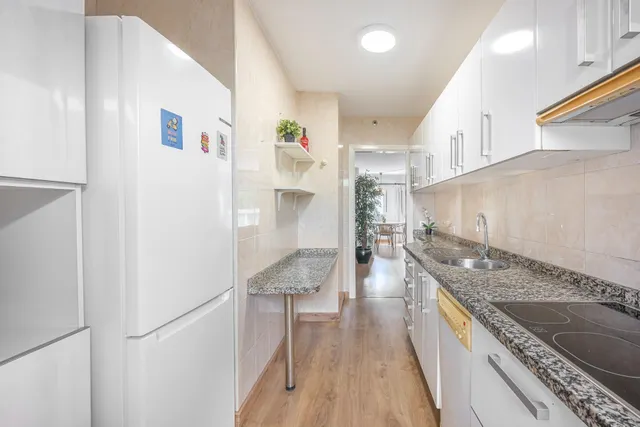 Vivienda con terraza y vistas al mar en Avenida de las Gaviotas, Fuengirola — 11