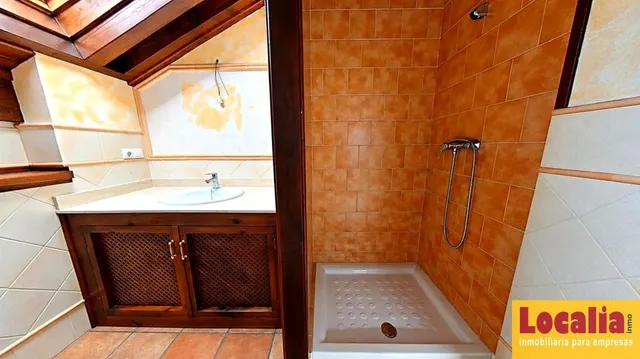 Chalet: amplitud, luz y carácter junto a la costa cántabra — 34