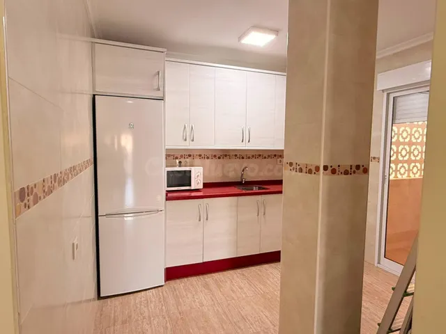 VIVIENDA EN LOS ALCÁZARES DE TRES DORMITORIOS DISPONIBLE A P - foto 3