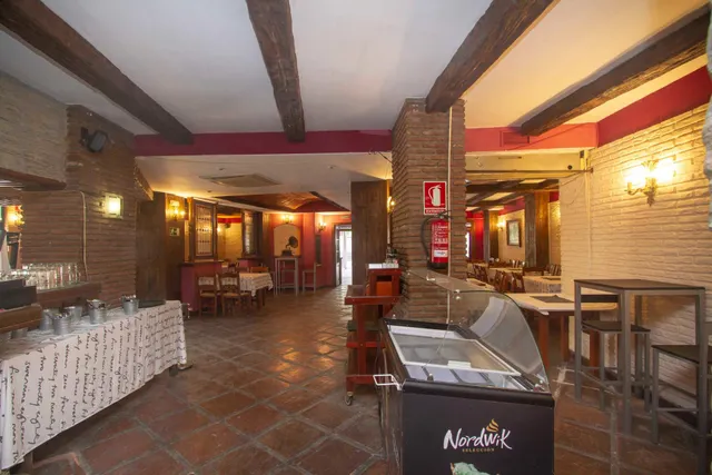 Local restaurante Marbella con terraza 100m2 frente al mar — 27