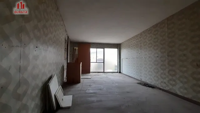 LOCAL COMERCIAL EN EL CENTRO CERCA DE LAS BURGAS. — 7