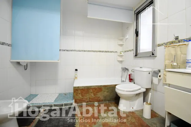 MUY AMPLIO CON 5 DORMITORIOS Y TERRAZA EN CENTRO — 35