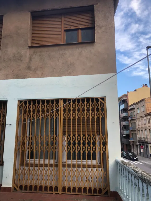 EDIFICIO EN VENTA EN MANRESA — 2