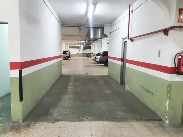 PARKING PARA COCHE + TRASTERO EN PARC I LA LLACUNA - BARCELONA — 22