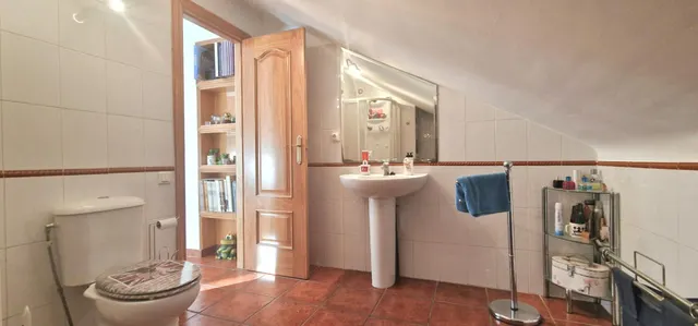 CASA PAREADA EN LA SIERREZUELA — 38