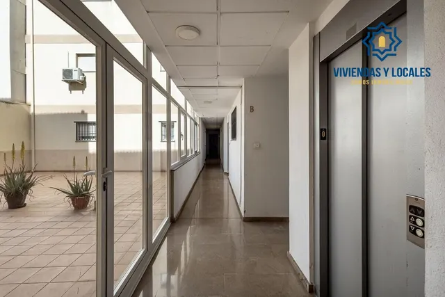 Piso en venta en Santa Fe con garaje y terraza. — 24