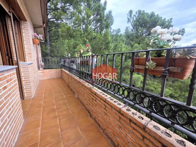 Chalet independiente con vistas espectaculares a la Sierra y al pueblo de Guisando (Ávila) — 15