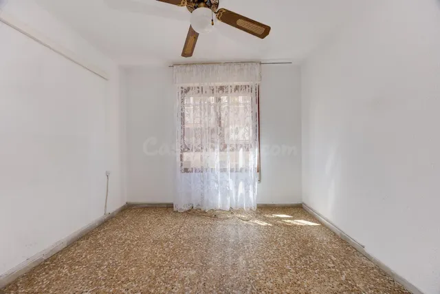 MAGNIFICA VIVIENDA, IDEAL PARA VIVIR TODO EL AÑO POR SU CERC - foto 3