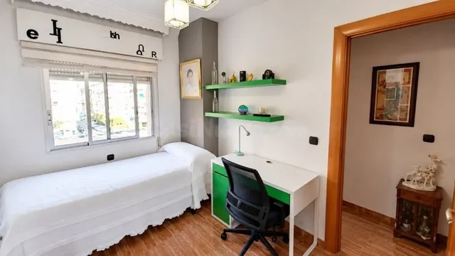 Amplio y precioso  piso de 4 dormitorios en alquiler  en camino de suárez — 27