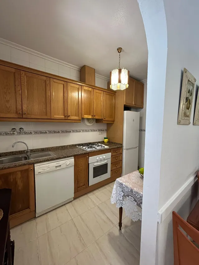 Apartamento cerca del mar, Alicante, Torrevieja. 2 habitaciones, 73 m2, 200 metros del mar — 13