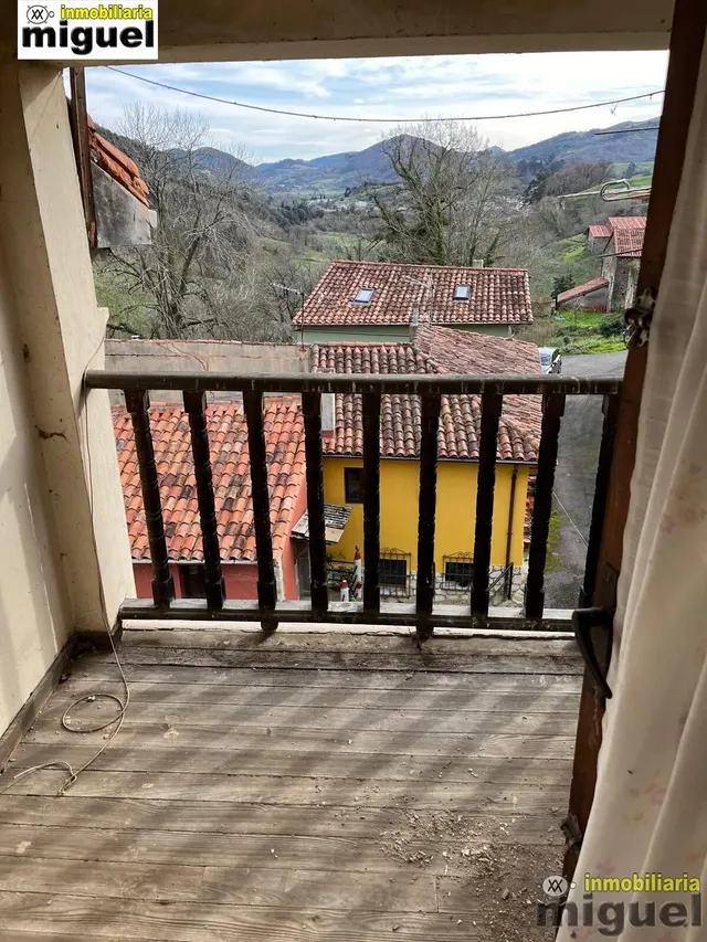Se vende gran propiedad para rehabilitar en Abándames, Peñam - foto 4