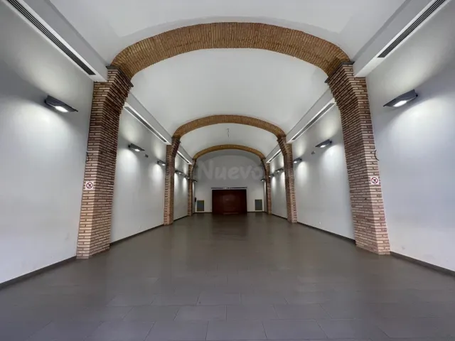 Magnífico local diáfano y reformado