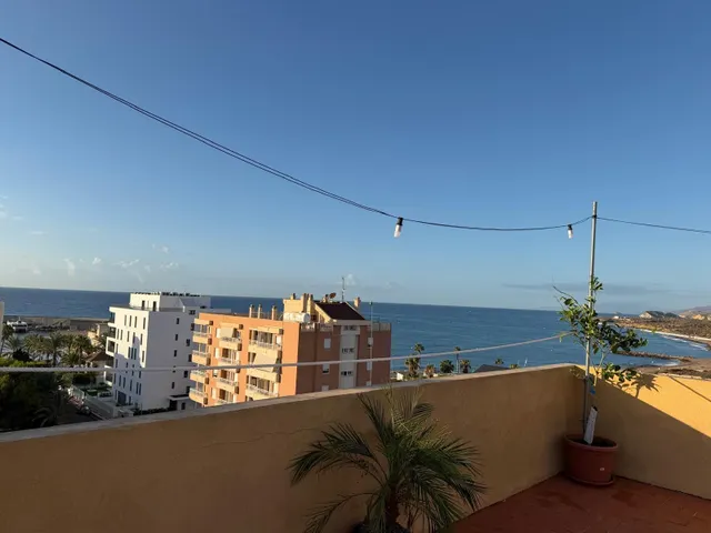 Encantador Piso con Vistas al Mar — 22