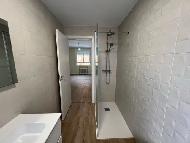 Piso recién reformado con garaje en el centro de Cáceres — 19