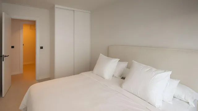 Villa de 4 dormitorios y piscina privada en Ciudad Quesada, Alicante — 36