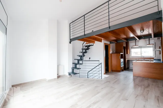 Piso dúplex en pleno centro de Caldes. Ascensor, terraza, 2 balcones y parking incluido. — 20