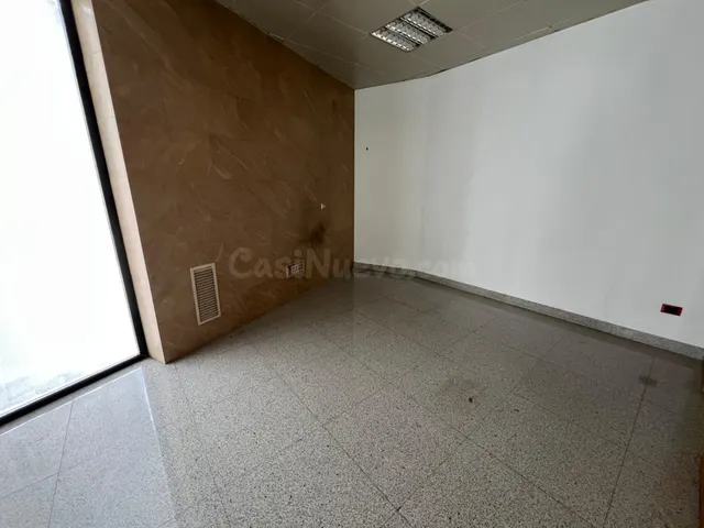 LOCAL COMERCIAL CON GRAN VISIBILIDAD - foto 5