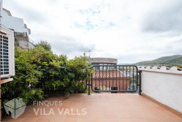 Casa con terraza, jardín y amplios espacios — 33