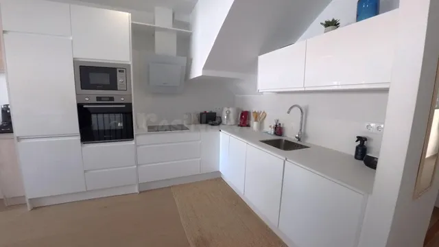 Adosado reformado de tres habitaciónes más apartamento con parking y piscina comunitaria. — 14