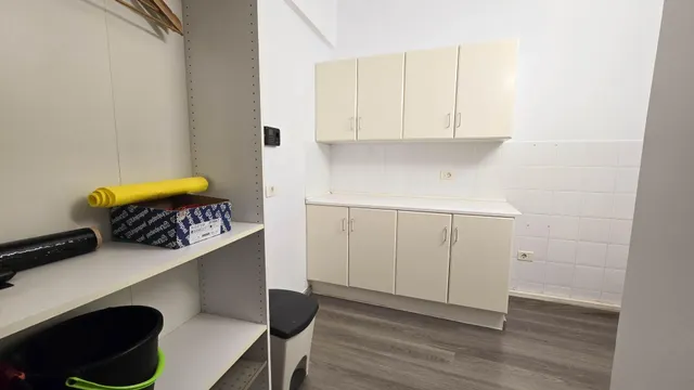 Oficina reformada y amueblada de 128 m2 en el Edificio Peceño, en pleno centro de Santa Cruz de Tenerife — 13