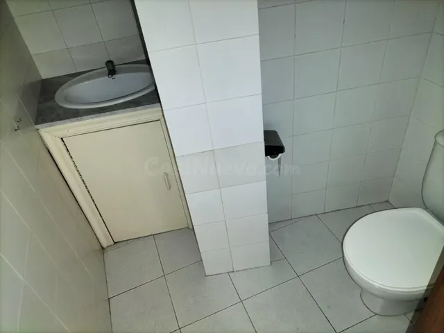 MONCASA VENDE Oficina en el centro - foto 3