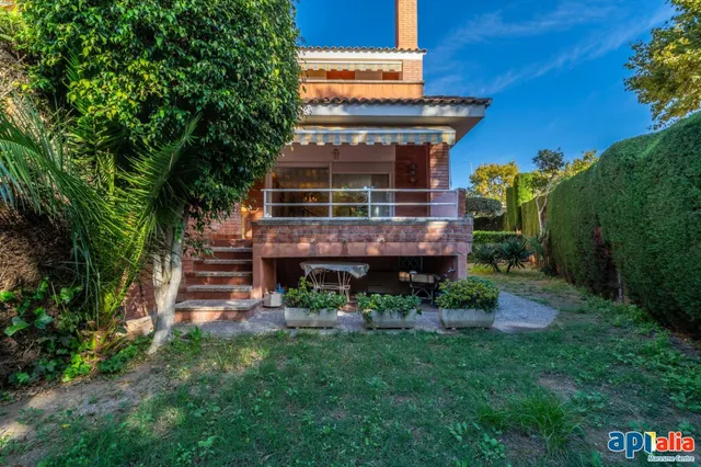 PRECIOSA CASA EN MASNOU CON VISTAS AL MAR - foto 3