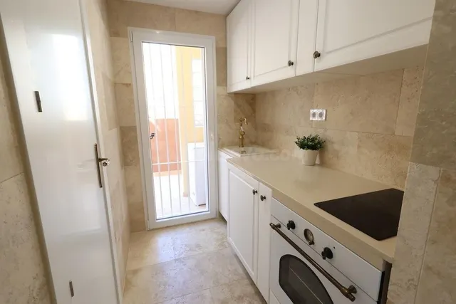 Hermosa Villa Independiente con Orientación Sur, Entrada Pri - foto 4