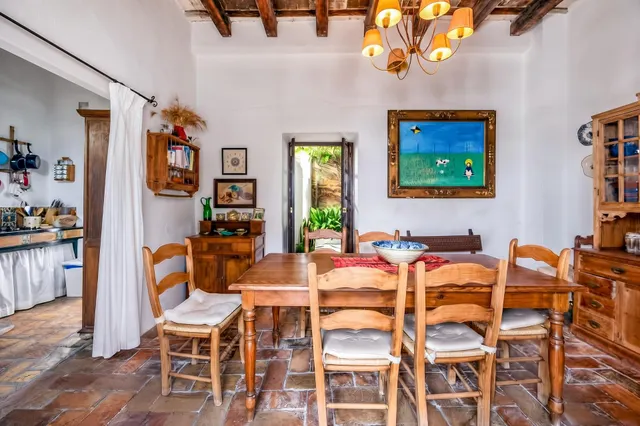 Casa Independiente en pleno Casco Antiguo. — 16