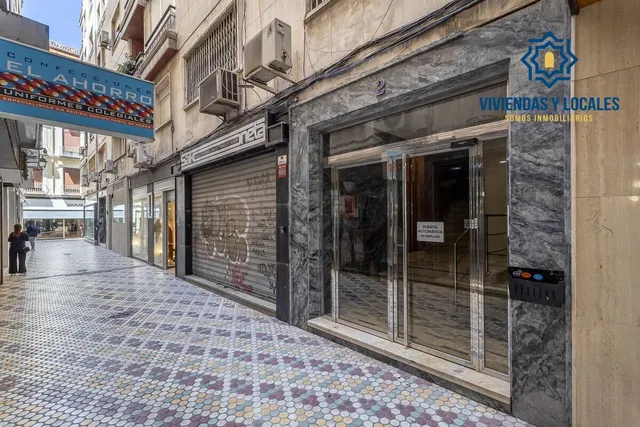 Magnífico piso con plaza de garaje junto a Catedral. — 26