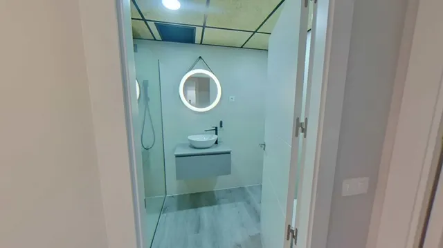 ¡SE ALQUILA!! Impresionante vivienda de tres habitaciones con terraza de 50m2 en la zona de La Garena. — 30