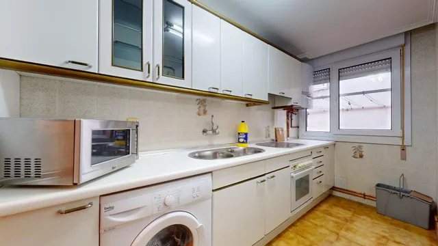 Piso de tres dormitorios de nueva construcción y con garaje — 22