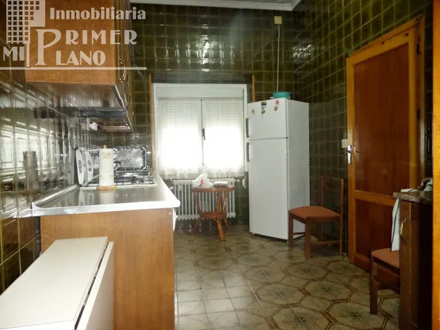 VIVIENDA EN UNA DE LAS PRINCIPALES CALLES DE TOMELLOSO — 12
