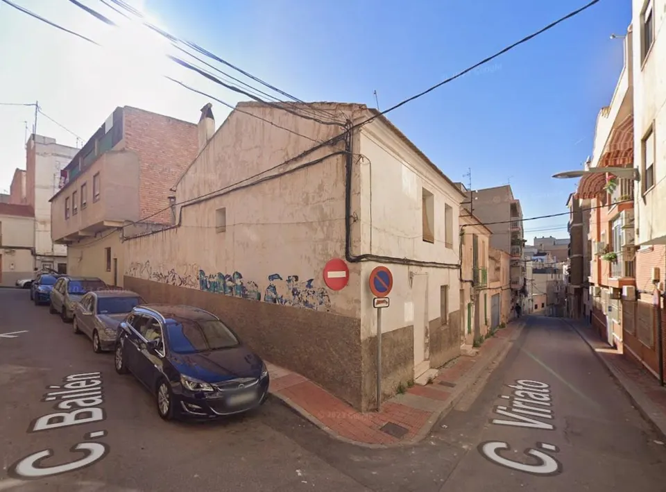 Casa solar a la venta en el centro de molina