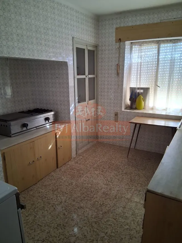 SE VENDE CASA CON PATIO EN LOS ANGUIJES. — 17