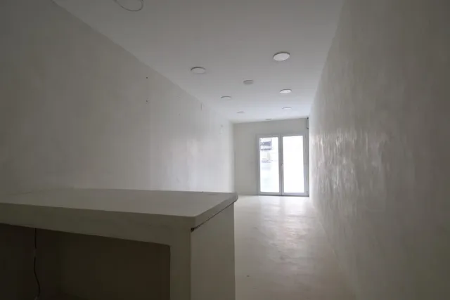 Local comercial en venta al lado de Rambla de la Pau — 11