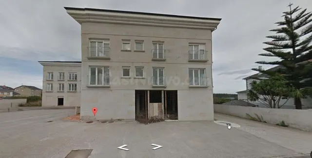 LOCAL COMERCIAL EN BARREIROS (LUGO)