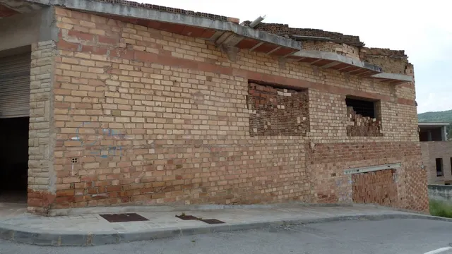 Solar per edificar habitatge amb magatzem — 3