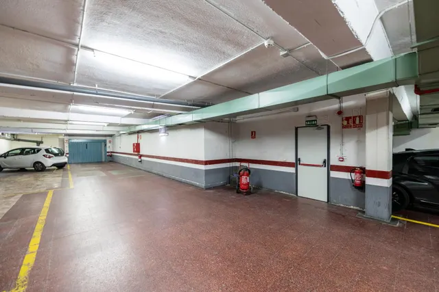 Exclusiva plaza de garaje junto al Retiro con montacoches — 7