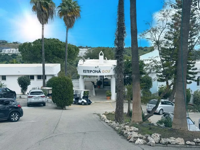 Terreno para construir villas exclusivas en Estepona Golf - foto 5