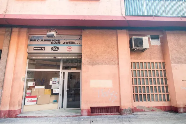 Local comercial 211m² en venta - Torrero - foto 2