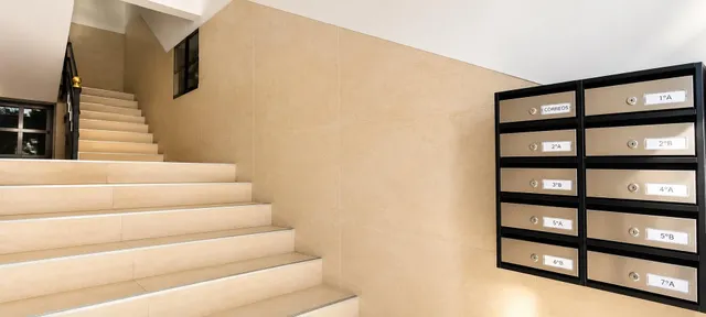 Luminoso apartamento con terraza y ascensor en zona Sindicat, Palma — 12