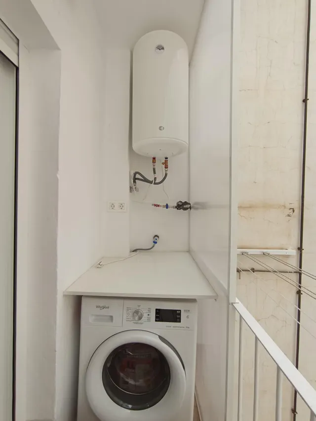 SE ALQUILA COQUETA VIVIENDA REFORMADA CON MUEBLES DE DISEÑO Y PLAZA DE GARAJE     ( DIPONIBLE EN NOVIEMBRE) — 26