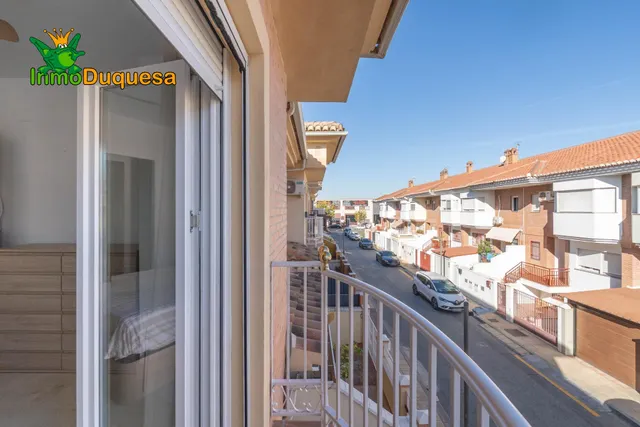 Casa adosada con eficiencia CEE = A (Junto al Vial de Churriana de la Vega). — 33