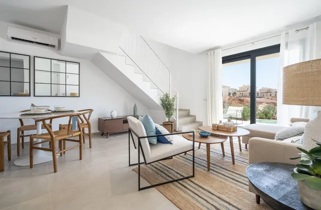 Chalet con jardín, aparcamiento y piscinas comunitarias — 14