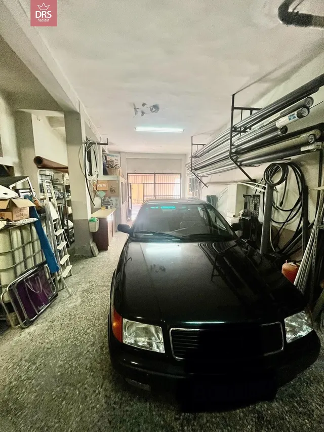 LOCAL COMERCIAL CON VADO EN PLENO CENTRO — 3
