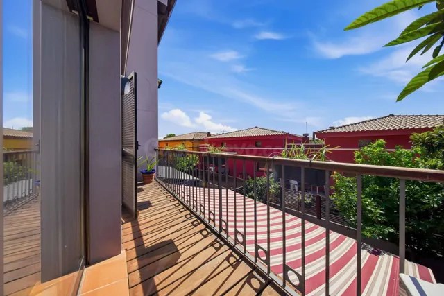 Chalet adosado en venta en Palau Savardera - foto 5