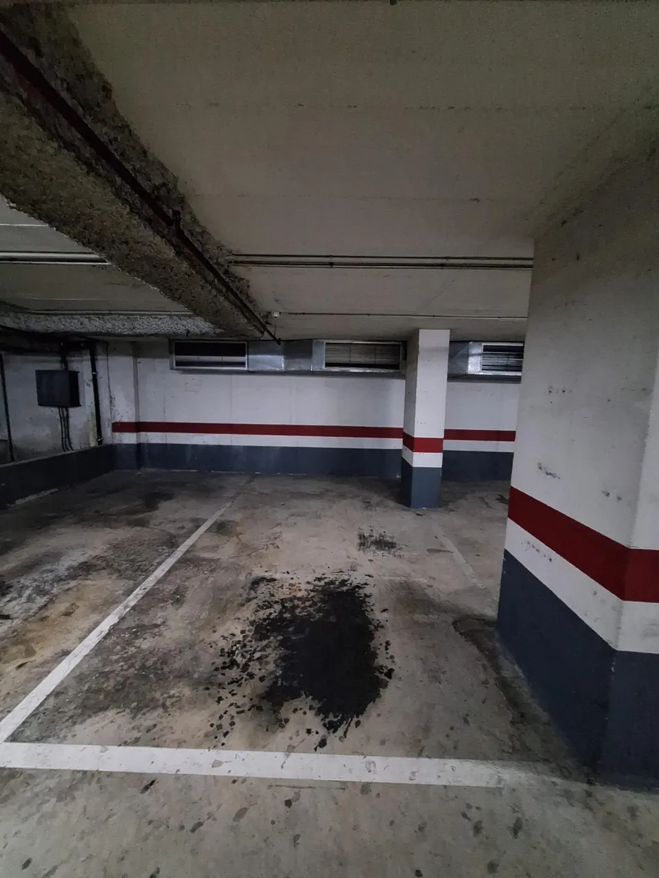 Plaza parking en complejo Mundet.