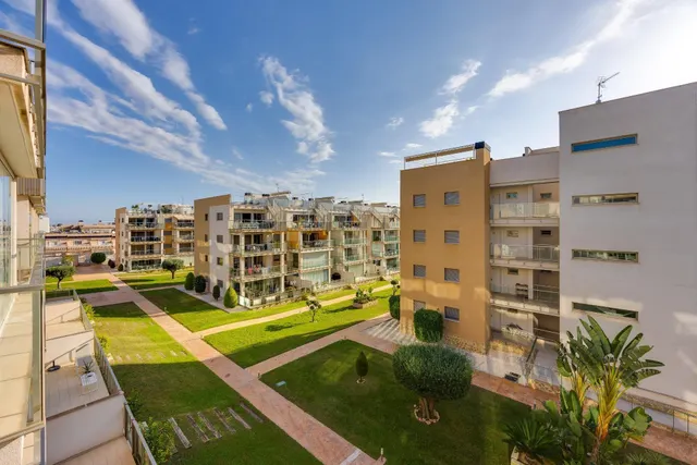 Gran apartamento en orihuela costa: 2 hab, 2 baño — 6